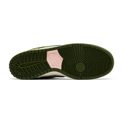 NK Dunk Low SB Yuto Horigome Matcha